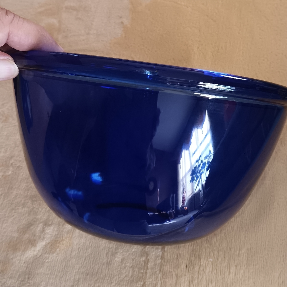 Large cobalt blue serving bowl - Picture 2 of 3